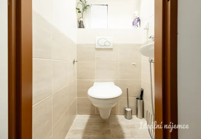 Pronájem bytu 3+1, Praha - Chodov, V jezírkách, 64 m2