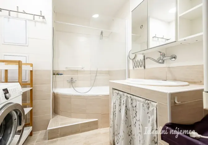 Pronájem bytu 3+1, Praha - Chodov, V jezírkách, 64 m2