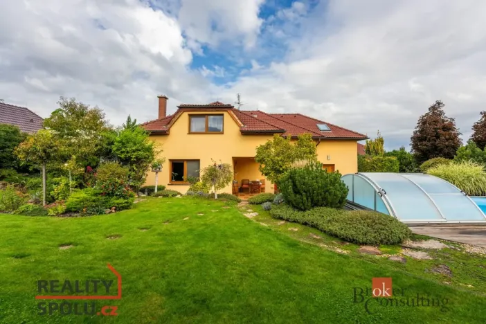 Prodej rodinného domu, Veleň, U studánky, 184 m2