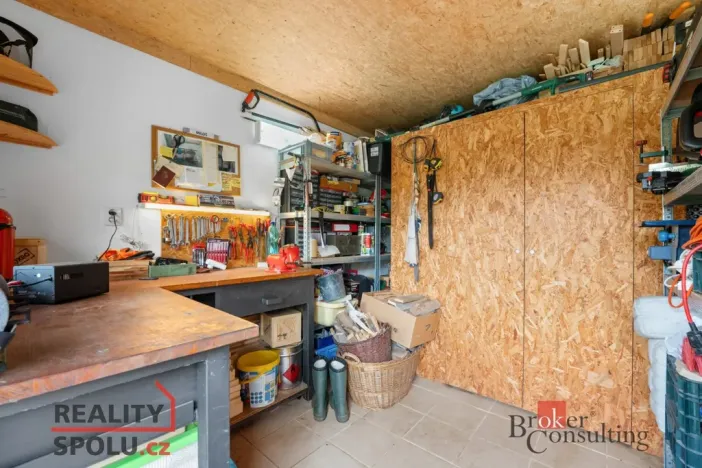 Prodej rodinného domu, Veleň, U studánky, 184 m2