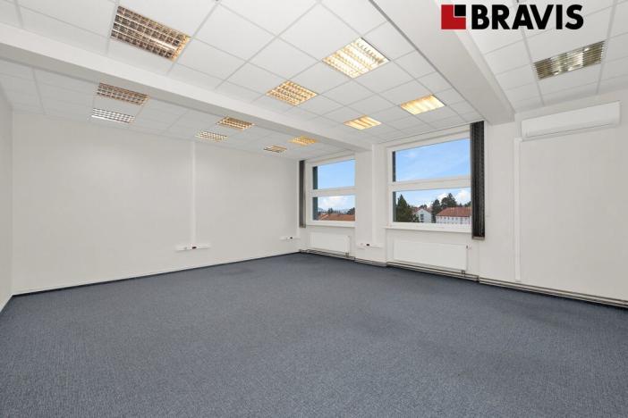 Pronájem kanceláře, Blansko, Čapkova, 1385 m2