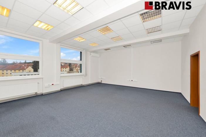 Pronájem kanceláře, Blansko, Čapkova, 1385 m2