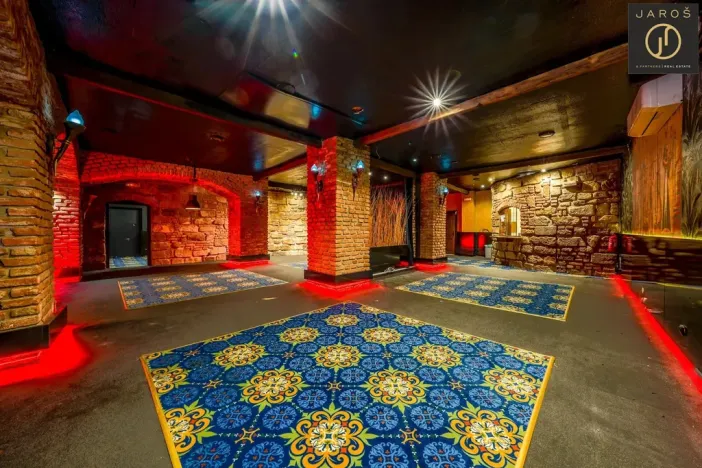 Prodej obchodního prostoru, Petrovice, 450 m2