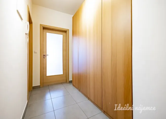 Pronájem bytu 1+kk, Praha - Vysočany, Sousedíkova, 31 m2
