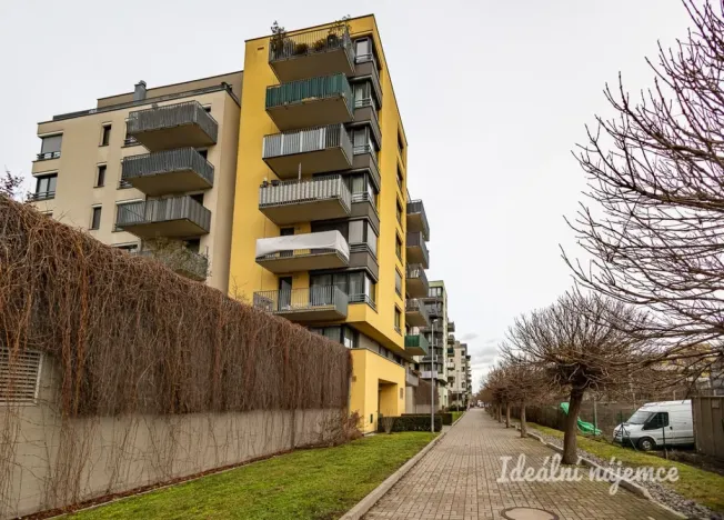 Pronájem bytu 1+kk, Praha - Vysočany, Sousedíkova, 31 m2