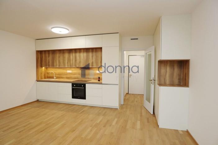 Pronájem bytu 1+kk, Praha - Smíchov, Toyen, 42 m2