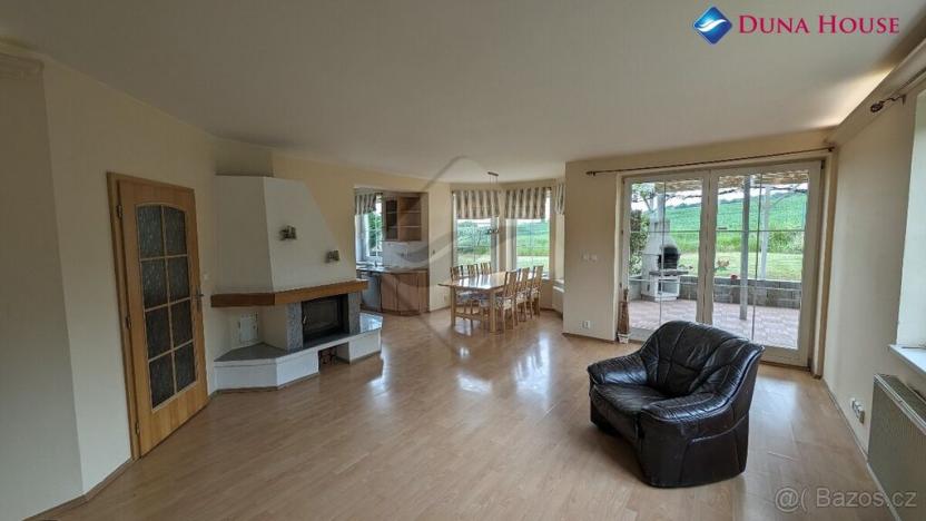 Prodej rodinného domu, Panenské Břežany, 200 m2