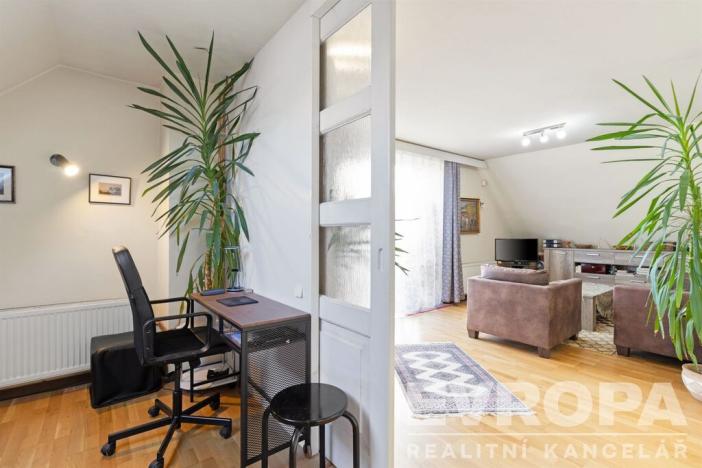 Prodej rodinného domu, Praha - Suchdol, Armádní, 400 m2