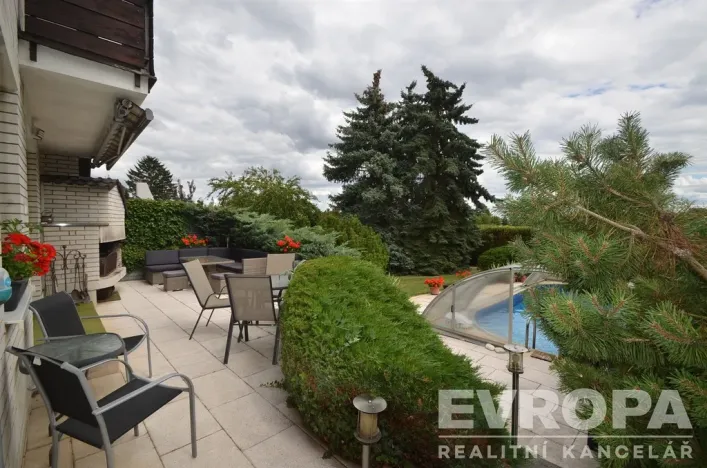 Prodej rodinného domu, Praha - Suchdol, Armádní, 400 m2