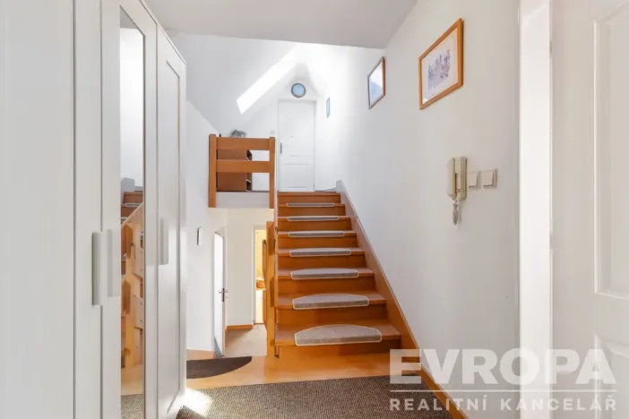 Prodej rodinného domu, Praha - Suchdol, Armádní, 400 m2