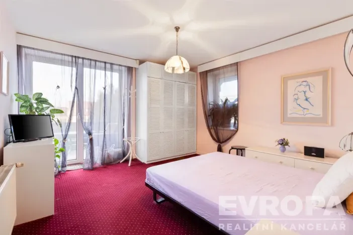 Prodej rodinného domu, Praha - Suchdol, Armádní, 400 m2