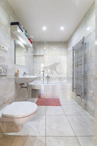 Pronájem bytu 3+1, Praha - Staré Město, Staroměstské náměstí, 108 m2