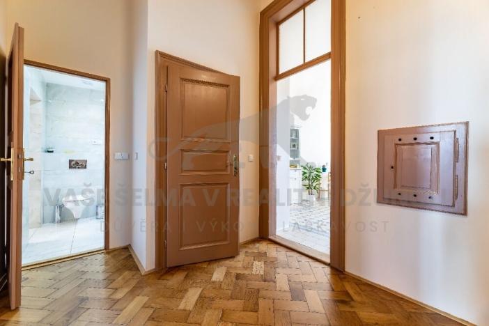 Pronájem bytu 3+1, Praha - Staré Město, Staroměstské náměstí, 108 m2