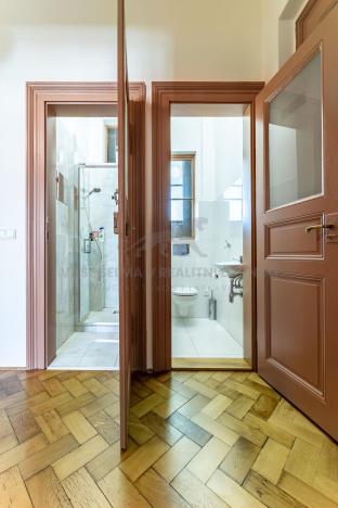 Pronájem bytu 3+1, Praha - Staré Město, Staroměstské náměstí, 108 m2