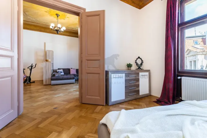 Pronájem bytu 3+1, Praha - Staré Město, Staroměstské náměstí, 108 m2