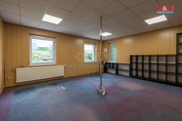 Pronájem kanceláře, Třanovice, 550 m2