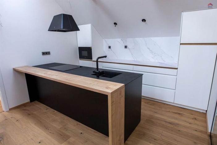 Prodej bytu 5+1, Liberec, Na Ladech, 174 m2