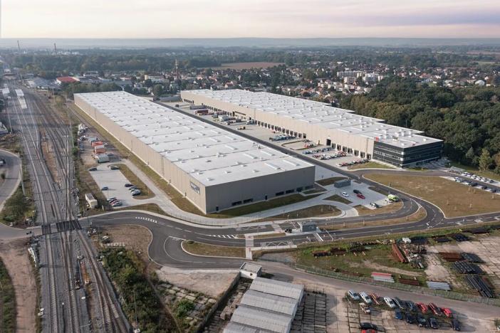 Pronájem skladu, Pardubice, 3500 m2