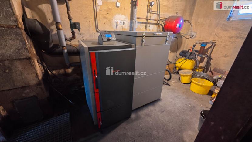 Prodej rodinného domu, Bystřice - Ouběnice, 300 m2