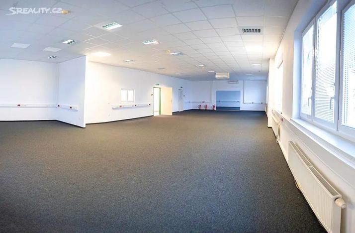 Pronájem skladu, Volduchy, 1000 m2