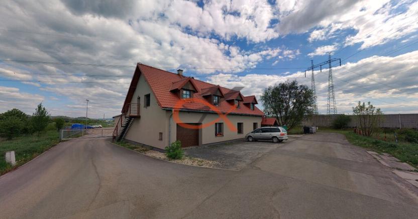 Prodej komerční nemovitosti, Lešná, 418 m2