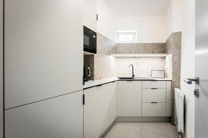 Pronájem kanceláře, Praha - Strašnice, Třebohostická, 29 m2