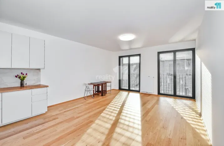 Pronájem bytu 2+kk, Praha - Smíchov, Šiklové, 70 m2