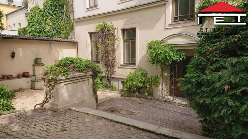 Prodej činžovního domu, Ostrava - Přívoz, Nádražní, 890 m2