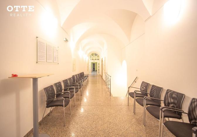 Pronájem kanceláře, Plzeň, náměstí Republiky, 889 m2