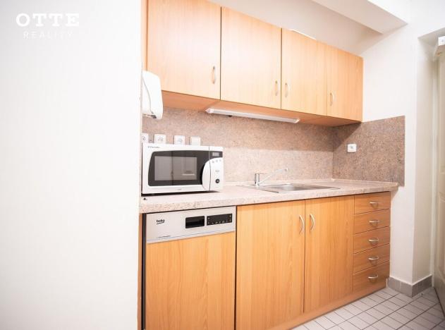 Pronájem kanceláře, Plzeň, náměstí Republiky, 889 m2