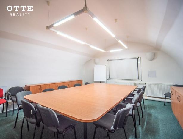 Pronájem kanceláře, Plzeň, náměstí Republiky, 889 m2