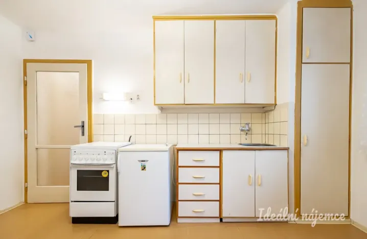 Pronájem bytu 2+1, Praha - Komořany, Krupná, 55 m2