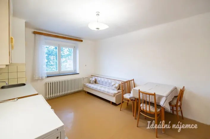 Pronájem bytu 2+1, Praha - Komořany, Krupná, 55 m2