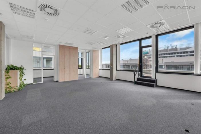 Pronájem kanceláře, Praha - Stodůlky, Laurinova, 673 m2