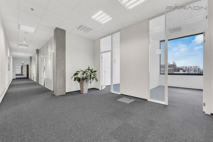 Pronájem kanceláře, Praha - Stodůlky, Laurinova, 673 m2