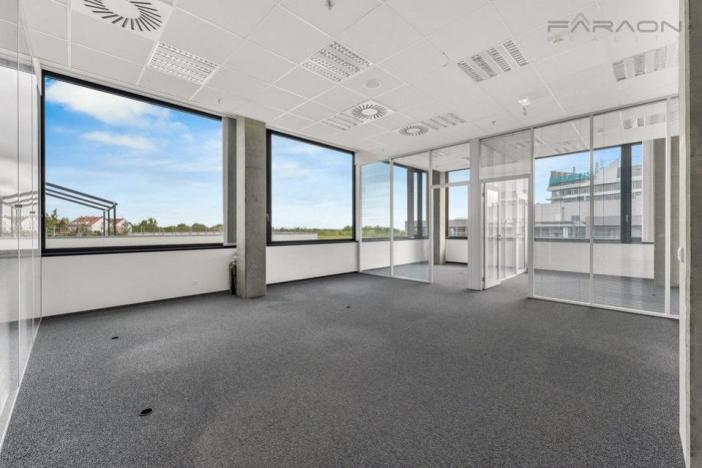 Pronájem kanceláře, Praha - Stodůlky, Laurinova, 673 m2