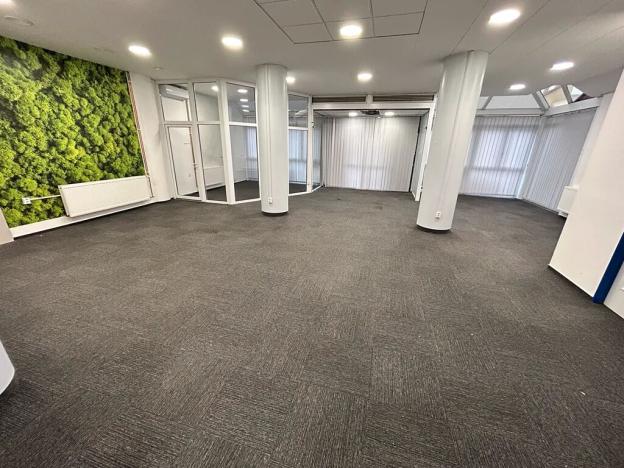 Pronájem obchodního prostoru, České Budějovice, Žižkova tř., 143 m2