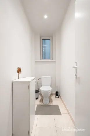Pronájem bytu 3+kk, Praha - Podolí, Na Zlatnici, 74 m2