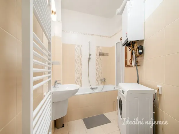 Pronájem bytu 3+kk, Praha - Podolí, Na Zlatnici, 74 m2