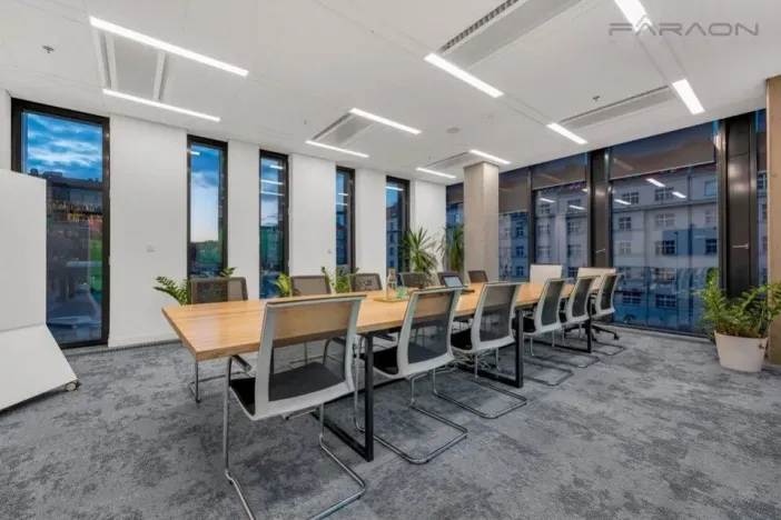 Pronájem kanceláře, Praha - Dejvice, Evropská, 283 m2