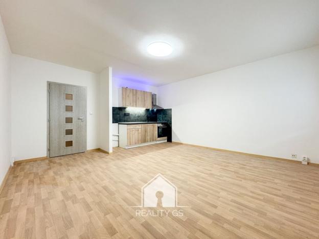 Pronájem bytu 1+kk, Ústí nad Labem, Spartakiádní, 32 m2