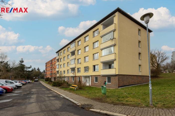 Prodej bytu 1+1, Karlovy Vary - Bohatice, Lomená, 38 m2