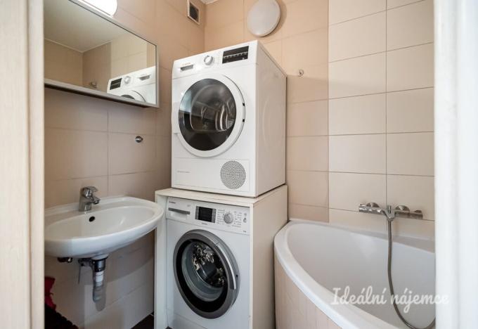 Pronájem bytu 2+kk, Praha - Libeň, Sokolovská, 51 m2