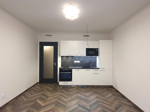 Pronájem bytu 2+kk, Praha - Vysočany, Kolbenova, 55 m2