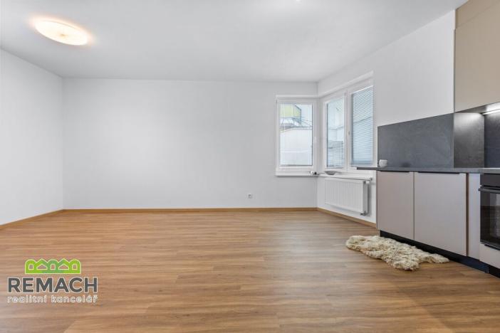 Pronájem bytu 2+kk, Náchod - Staré Město nad Metují, Bartoňova, 52 m2