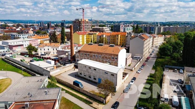 Pronájem skladu, Brno, Komárovské nábřeží, 1451 m2