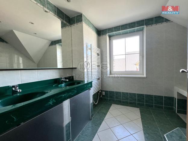 Prodej rodinného domu, Panenské Břežany, Vilová, 200 m2