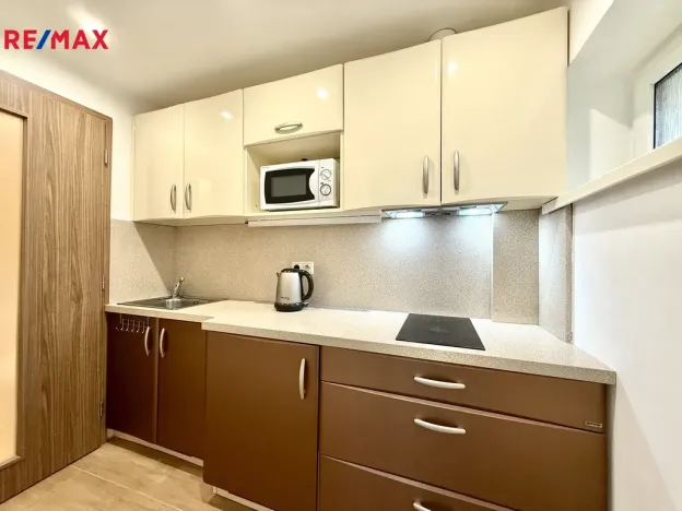 Pronájem bytu 2+1, Karlovy Vary, Petřín, 47 m2