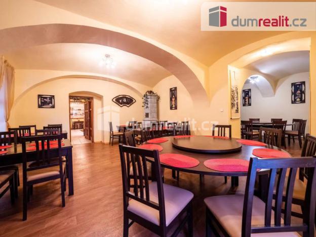 Prodej ubytování, Hluboká nad Vltavou, nám. Čsl. armády, 533 m2