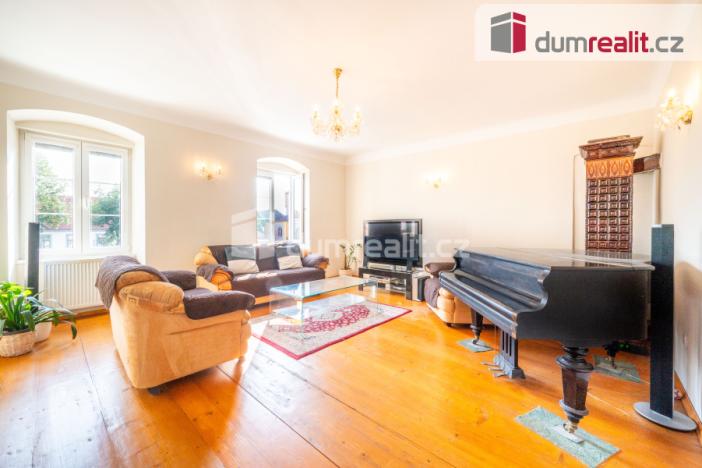 Prodej ubytování, Hluboká nad Vltavou, nám. Čsl. armády, 533 m2